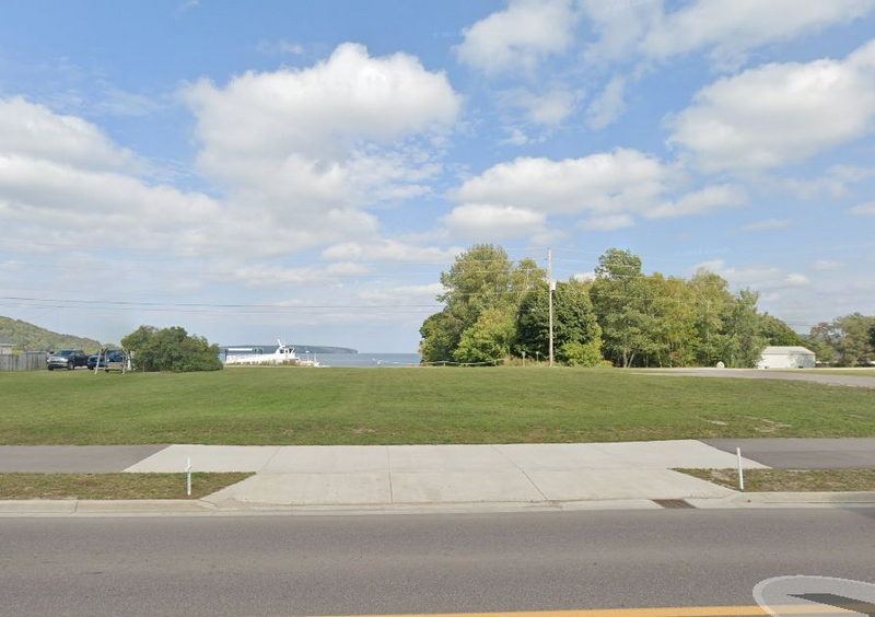 Petersons Cabins - Now An Empty Lot (newer photo)